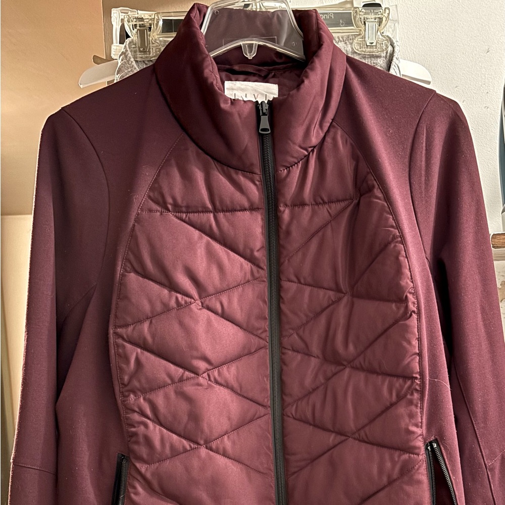 Lane Bryant Livi Size 18/20 lightweight jacket thumb hole sleeves plum/wine